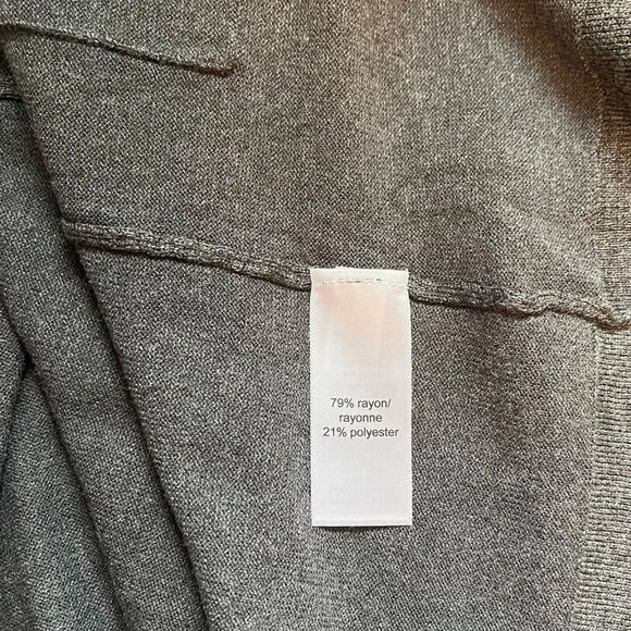 Maurices NWT Dark Gray Blouson Sleeve Front Pocket Cardigan Small Women’s - Picture 10 of 11